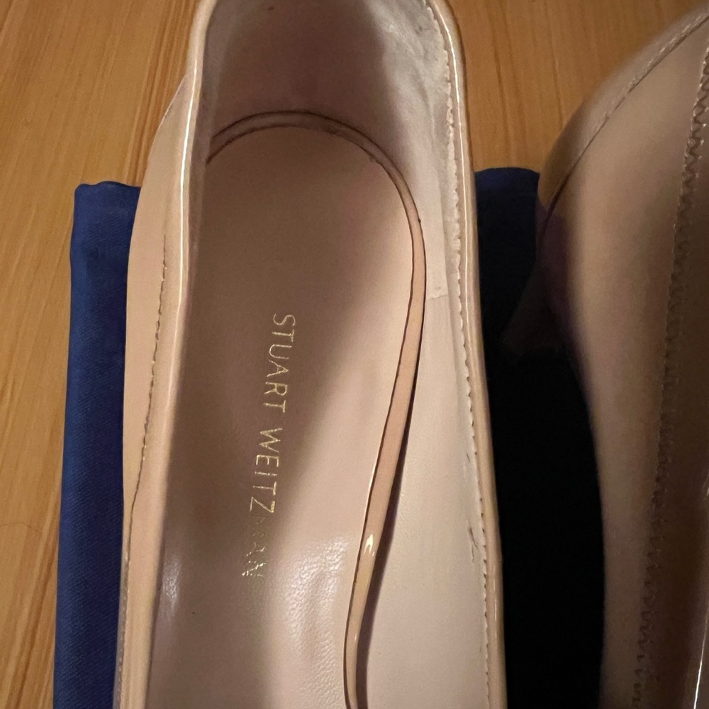 Stuart Weitzman nude patent leather 2” heels